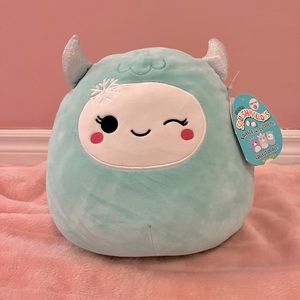 11” Yollie Squishmallow